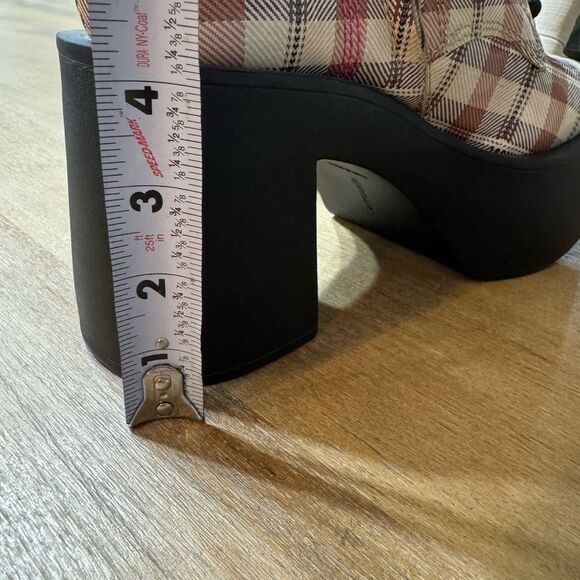 Women’s Larroude Olivia Patent Leather Platform Boot Size 8 Carmel Plaid - Picture 9 of 16